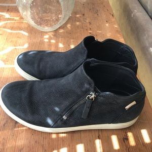 Ecco slip on sneaker with zipper